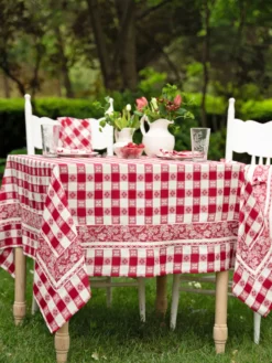 Charm Jacquard Tablecloth - Red
