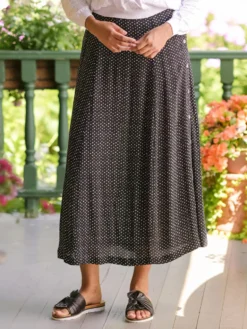 Cobblestone Skirt - Black
