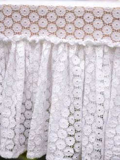 Daisy Lace Tablecloth