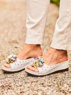 Flowerchild Sandal - White