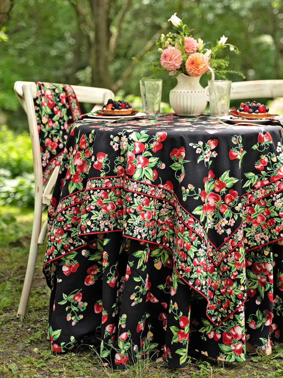Strawberry Round Cloth - Black