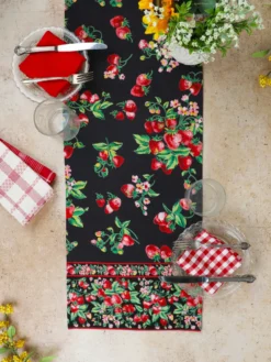 Strawberry Runner - Black