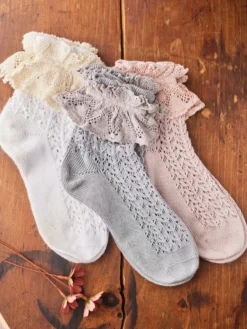 Whimsy Lace Ankle Sock - White